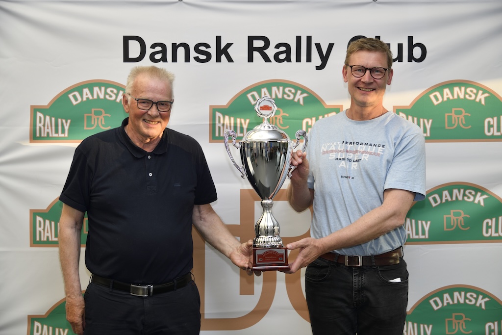 Far og søn-mandskabet Leif og Kent Poulsen har tidligere vundet pokaler hos Dansk Rally Club. Det vil de gerne gentage i DRC Classic Regularity lørdag d. 12. september.
(Foto: Michael Eisenberg)